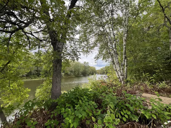 Glenburn, ME 04401,474 Hudson RD