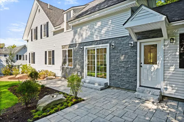 Ellsworth, ME 04605,25 Lincoln ST