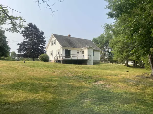 Ellsworth, ME 04605,5 Spindle RD