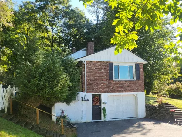 Farmington, ME 04938,238 Middle ST