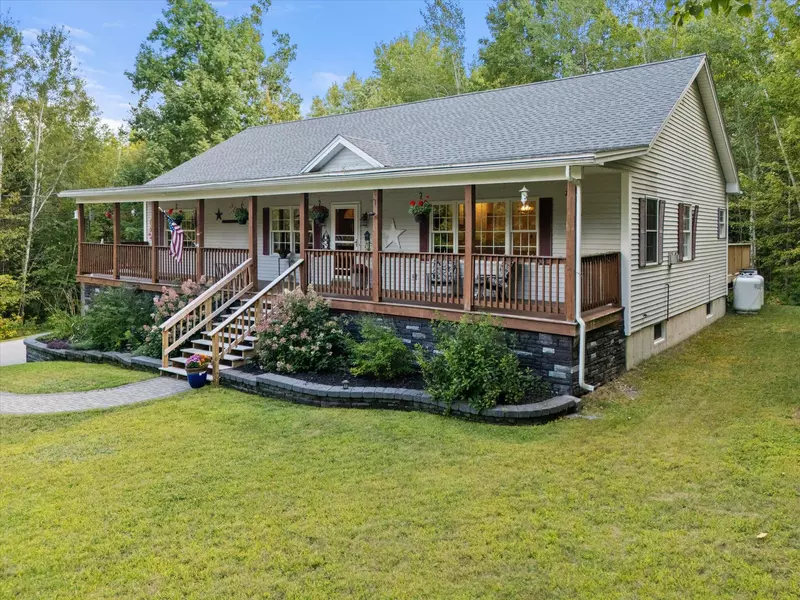 79 Libbey LN, Glenburn, ME 04401