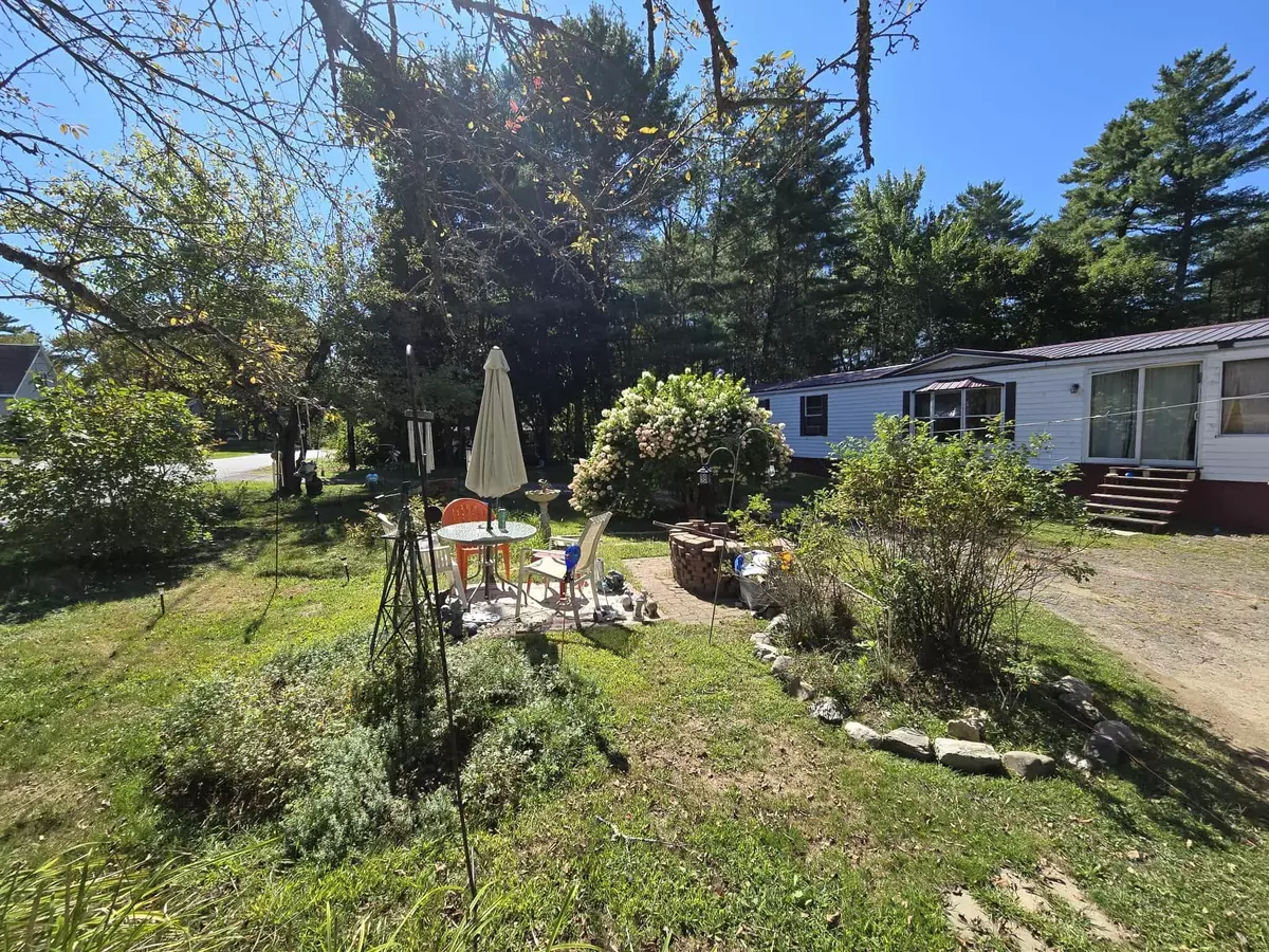 Hermon, ME 04401,522 North ST