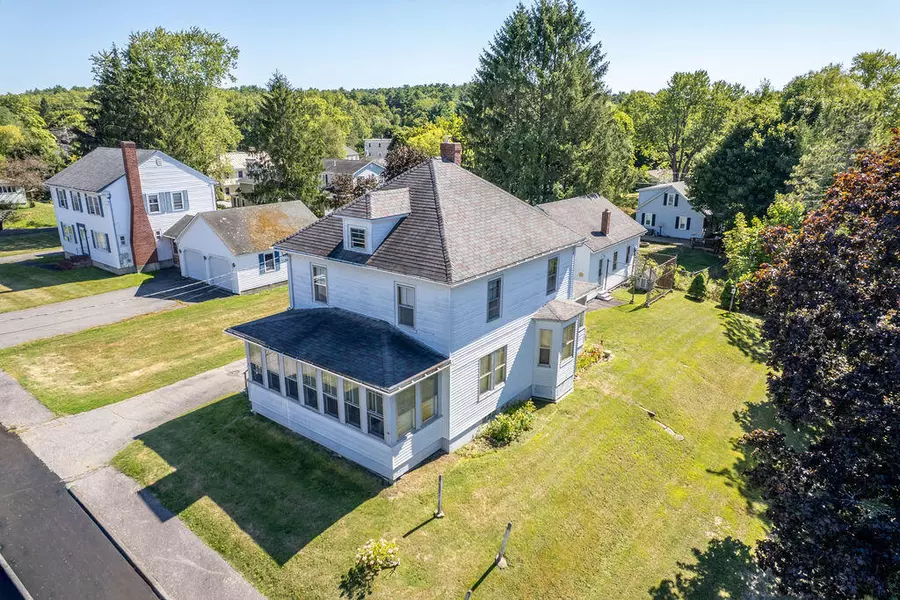 8 Newland AVE, Augusta, ME 04330