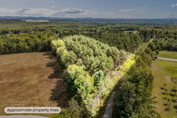 563 Bryant RD, Hermon, ME 04401