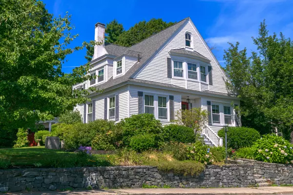 Cape Elizabeth, ME 04107,7 Mountain View RD