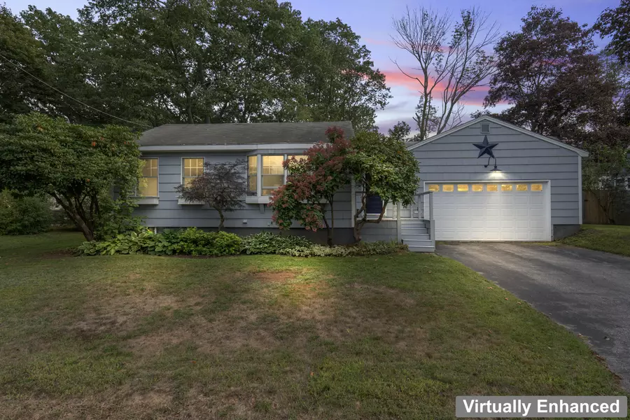 10 Cheverus RD, Cape Elizabeth, ME 04107