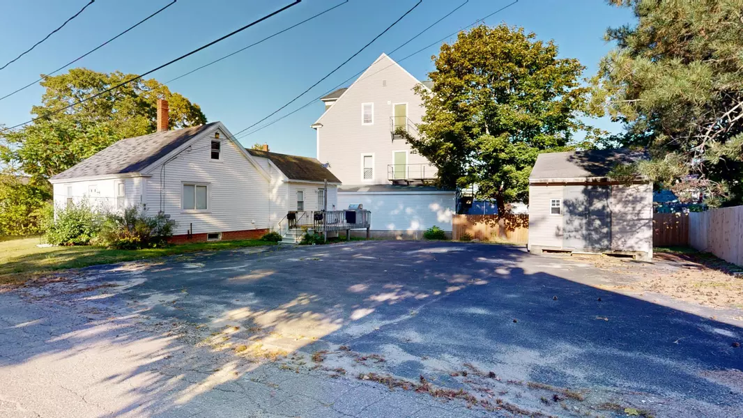 25 Union ST, Sabattus, ME 04280