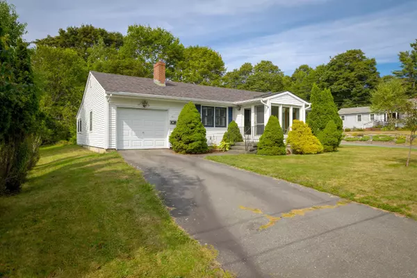 Ellsworth, ME 04605,35 Maple ST