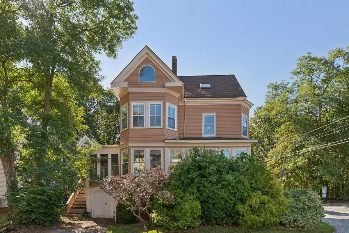 Portland, ME 04103,48 Ashmont ST