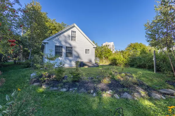 Rockland, ME 04841,38 Gay ST