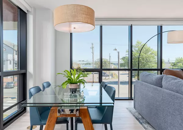 Portland, ME 04101,387 Commercial ST #205