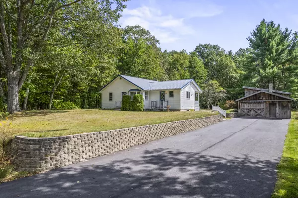 9 Burnham RD,  Saco,  ME 04072