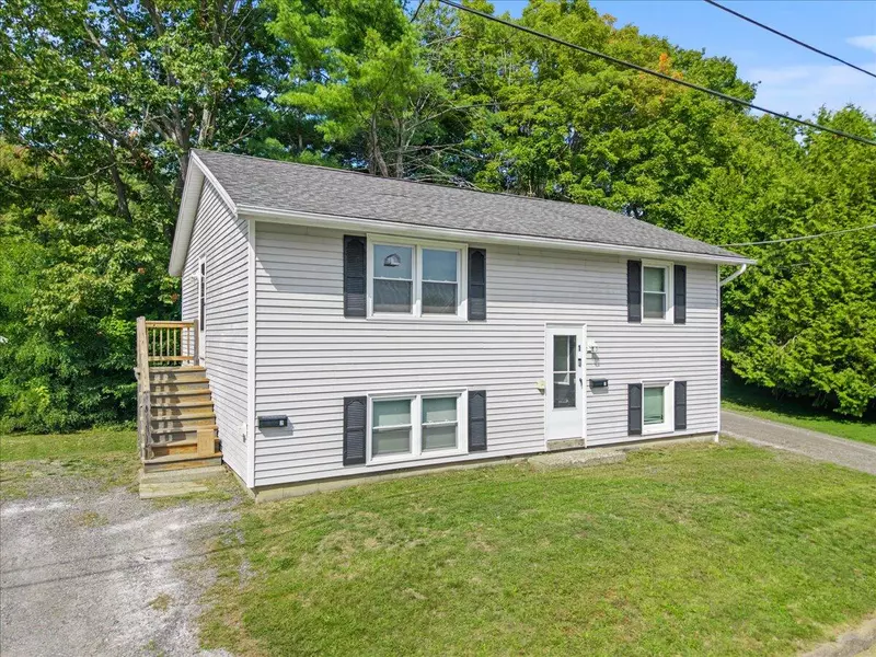 12 Clark ST, Waterville, ME 04901