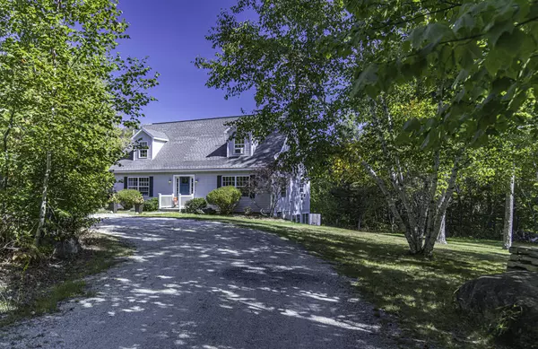89 Mattson LN, Blue Hill, ME 04614