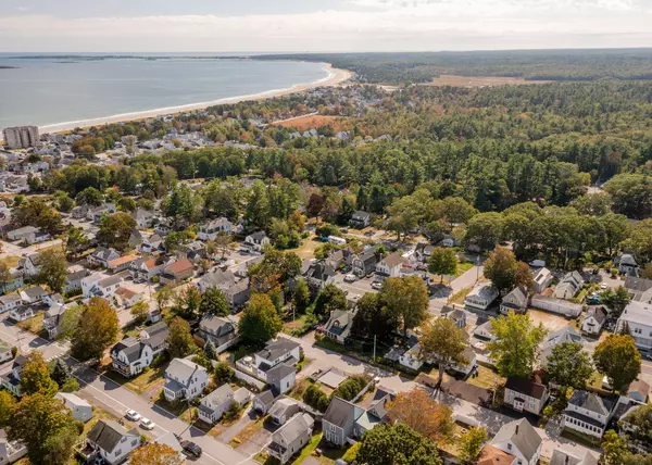 Old Orchard Beach, ME 04064,52 Highland AVE
