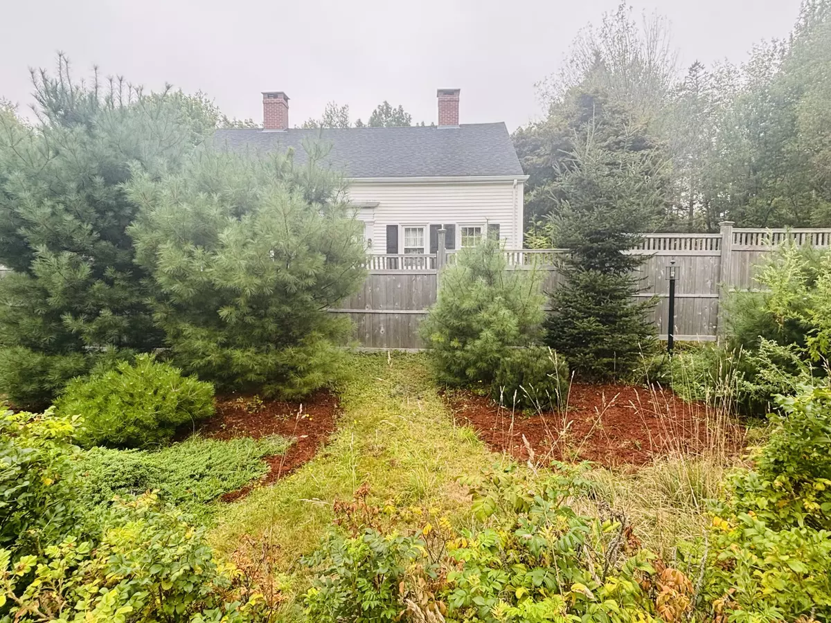 Blue Hill, ME 04614,141 South ST