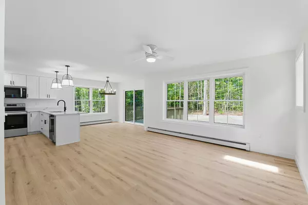 Windham, ME 04062,34 Woodland RD