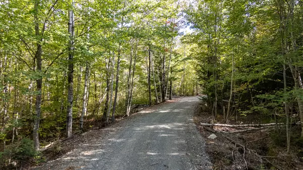 00 Gravy LN, Bradford, ME 04410