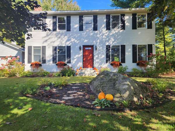 21 Forest CIR, Jay, ME 04239