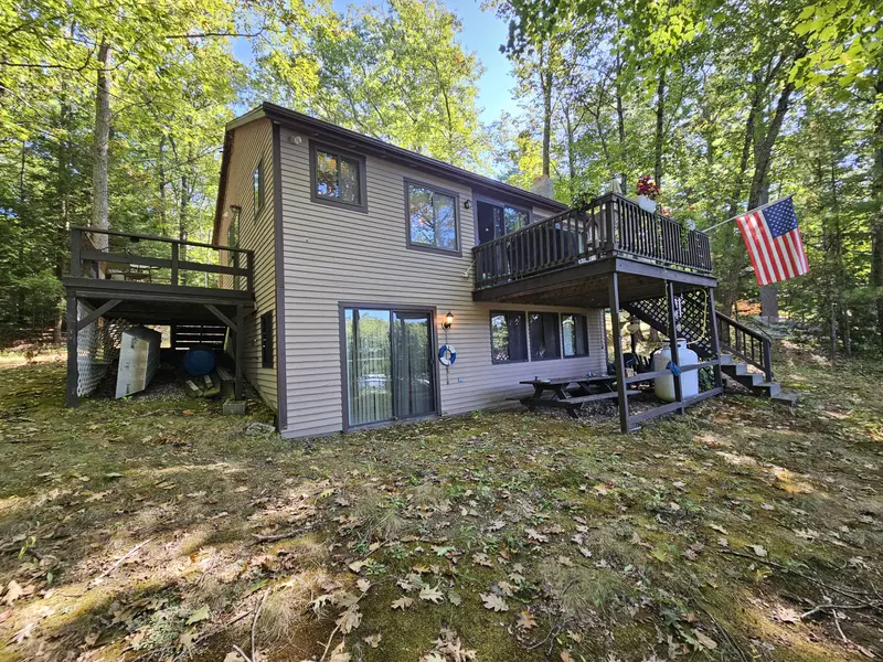 186 Hogan Pond LN, Oxford, ME 04270