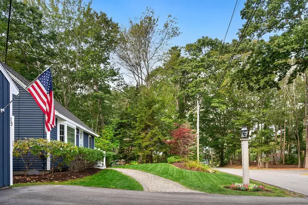 Kennebunkport, ME 04046,15 Magnolia DR