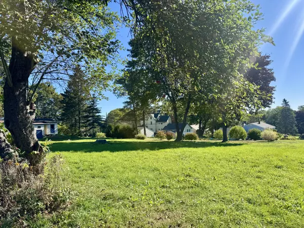 Rockland, ME 04841,8 Orchard ST