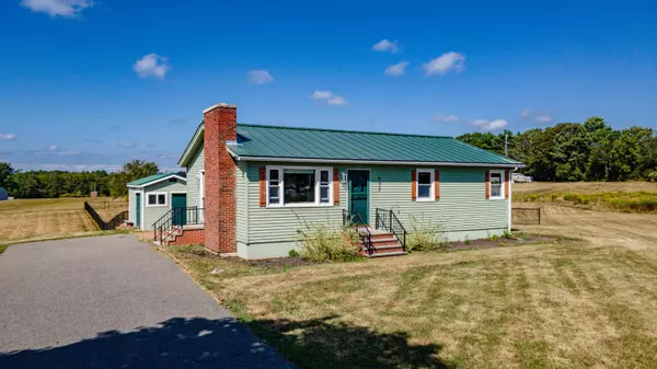 Pittston, ME 04345,977 Wiscasset RD