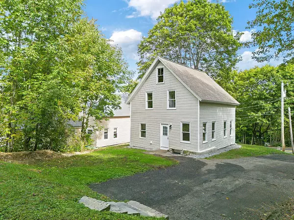 81 Middle ST, Hallowell, ME 04347