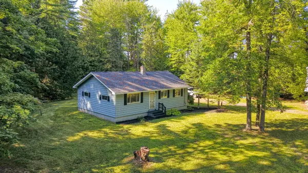 262 Hill RD,  Clinton,  ME 04927