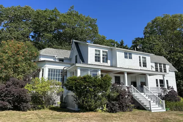 Blue Hill, ME 04614,67 Parker LN