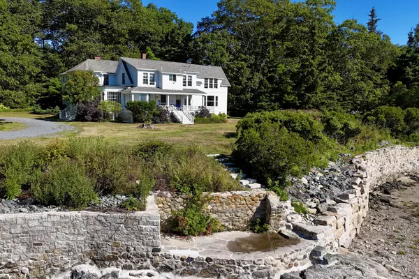 Blue Hill, ME 04614,67 Parker LN