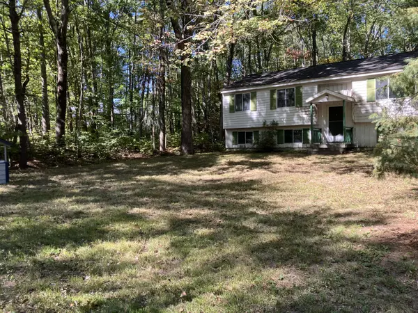 Raymond, ME 04071,8 Patricia AVE