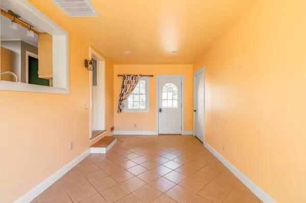 Hampden, ME 04444,49 Perry RD