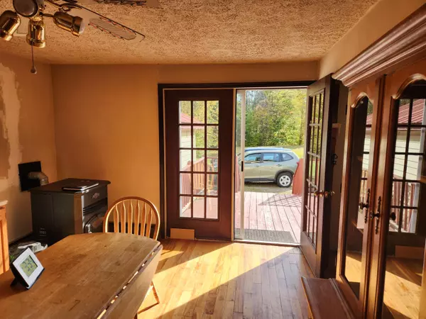 Leeds, ME 04263,1977 Route 106