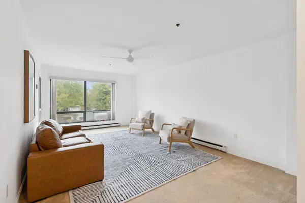 South Portland, ME 04106,148 Breakwater DR #206