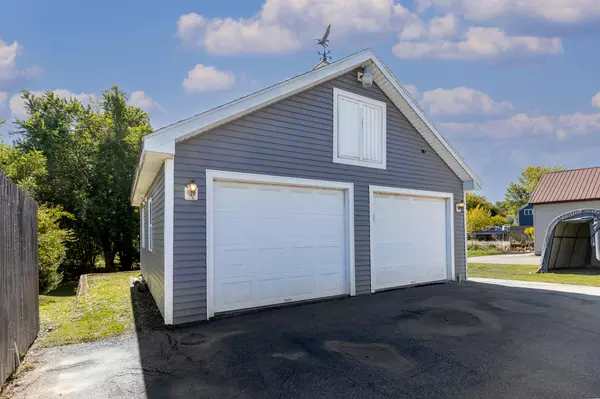 Brewer, ME 04412,568 S South Main ST