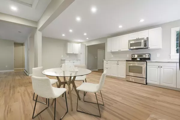 11 Vining ST, Lisbon, ME 04252