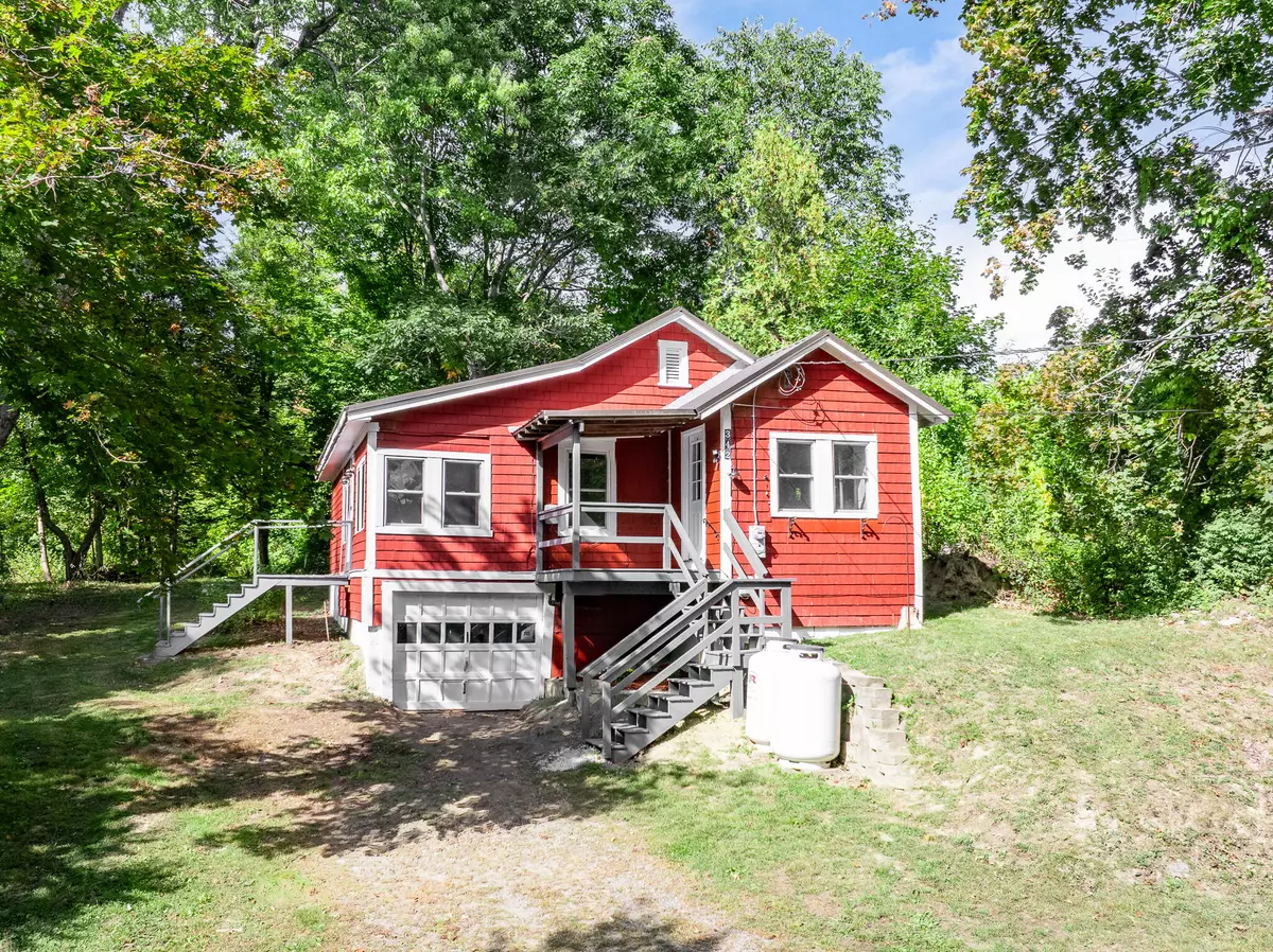 Hampden, ME 04444,342 Main RD S