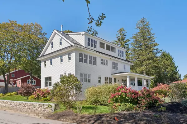 South Portland, ME 04106,32 Ship Channel RD