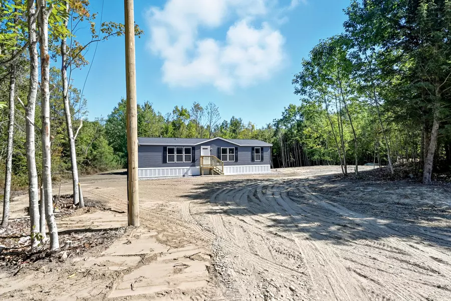 10 Magee DR, Chelsea, ME 04330