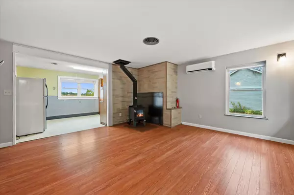 Hampden, ME 04444,266 Old County RD