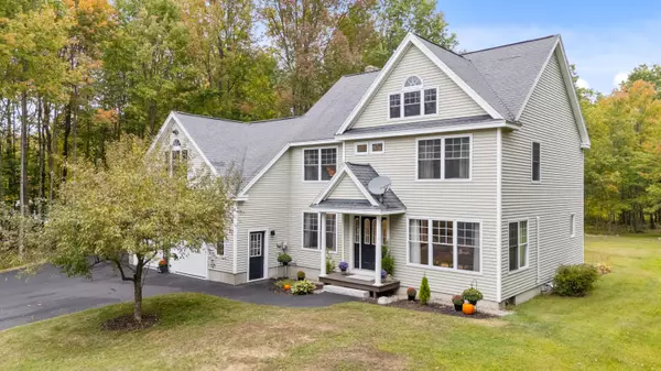 15 Harding DR, Windham, ME 04062