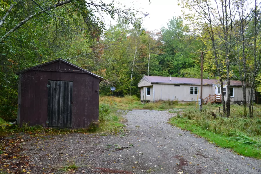 63 Beechnut Ridge LN, Bowdoinham, ME 04008