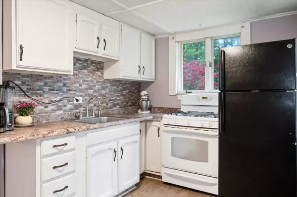 Carmel, ME 04419,1086 Main RD