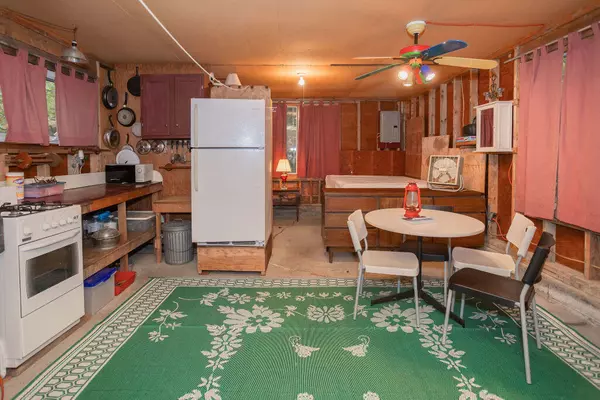 Wilton, ME 04294,28 Pratt RD