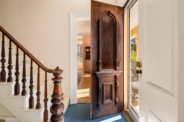 Waldoboro, ME 04572,32 Friendship RD