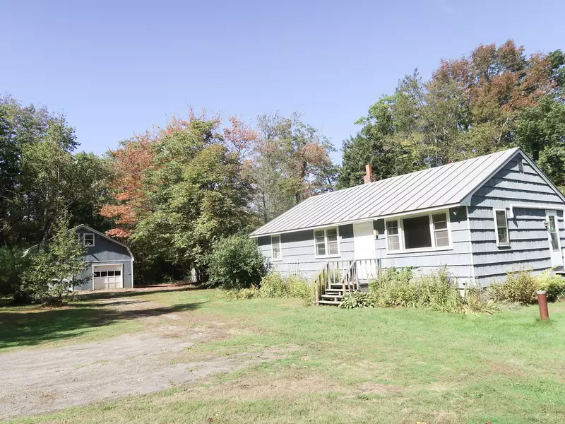 848 Whitefield RD, Pittston, ME 04345