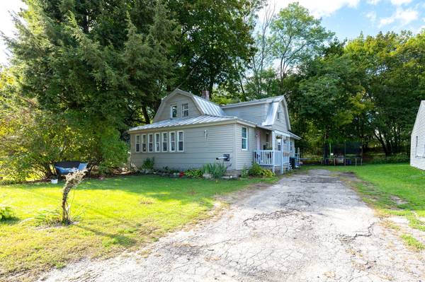 27 Water ST, Oakland, ME 04963