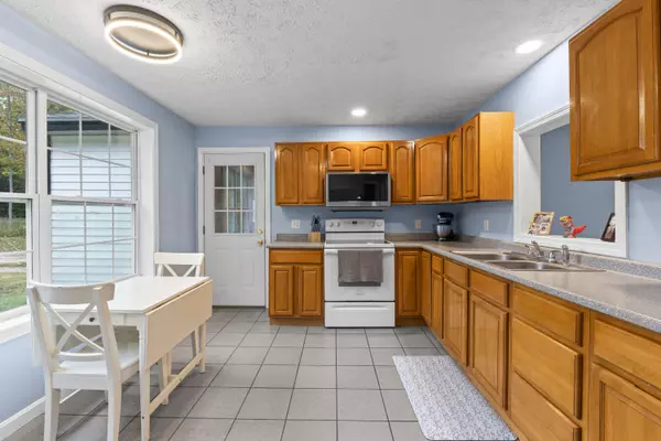 West Gardiner, ME 04345,201 Benson RD