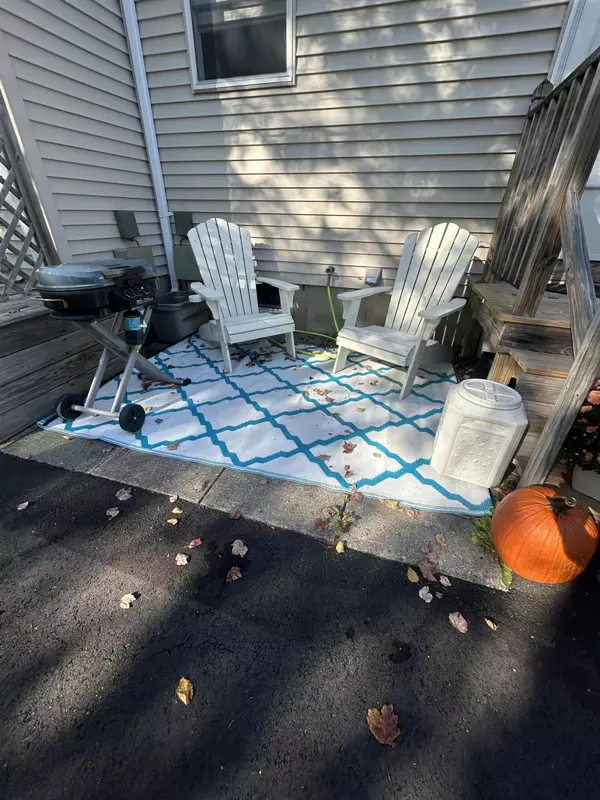 Hampden, ME 04444,135G Mayo RD #G